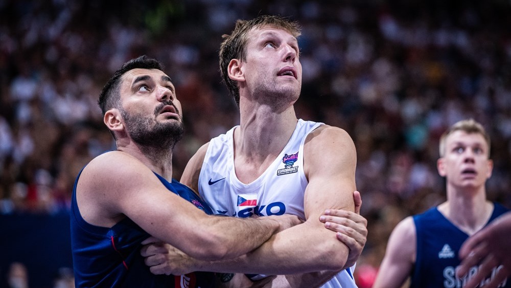 Jagodić Kuridža i Veseli (©FIBA Basketball)